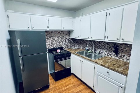 Copropriété à vendre à Deerfield Beach, Floride: 1 chambre № 2090945 - photo 12