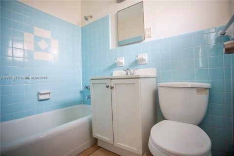 Condominio en alquiler en Fort Lauderdale, Florida, 1 dormitorio, 40.88 m2 № 1953842 - foto 8