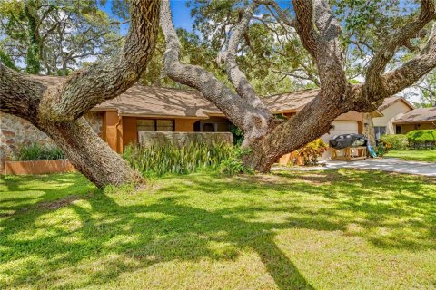 House in Spring Hill, Florida 3 bedrooms, 176.79 sq.m. № 1803681 - photo 1