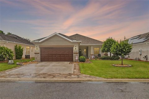 Casa en Ocala, Florida 2 dormitorios, 158.21 m2 № 2356471