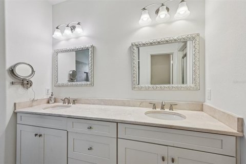 Villa ou maison à vendre à Bradenton, Floride: 3 chambres, 214.33 m2 № 1907564 - photo 15
