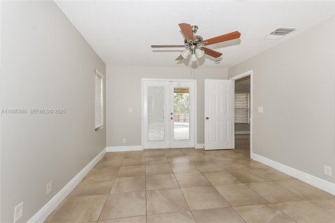 Casa en alquiler en Loxahatchee Groves, Florida, 3 dormitorios, 165.37 m2 № 1993566 - foto 8