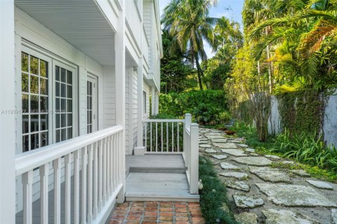 Купить виллу или дом в Майами, Флорида 4 спальни, 672.24м2, № 1997148 - фото 11