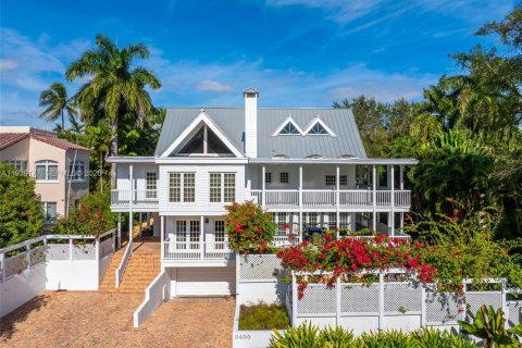 Дом в Майами, Флорида 4 спальни, 672.24м2 № 1997148