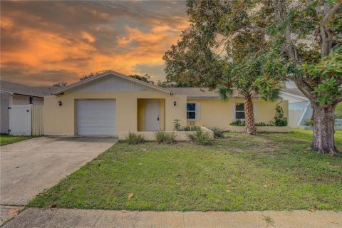 Casa en venta en Largo, Florida, 3 dormitorios, 114.73 m2 № 1899649 - foto 1