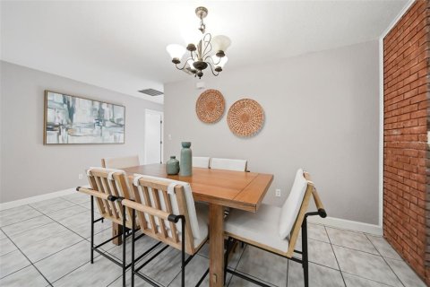 Villa ou maison à vendre à Maitland, Floride: 4 chambres, 180.14 m2 № 2318947 - photo 5