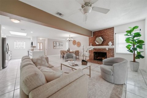 Villa ou maison à vendre à Maitland, Floride: 4 chambres, 180.14 m2 № 2318947 - photo 13