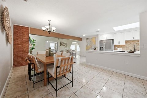 Villa ou maison à vendre à Maitland, Floride: 4 chambres, 180.14 m2 № 2318947 - photo 7