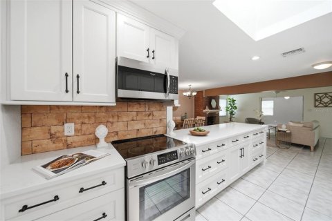 Villa ou maison à vendre à Maitland, Floride: 4 chambres, 180.14 m2 № 2318947 - photo 9