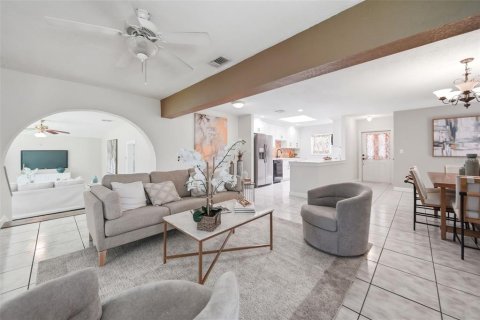 Villa ou maison à vendre à Maitland, Floride: 4 chambres, 180.14 m2 № 2318947 - photo 12