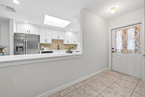 Villa ou maison à vendre à Maitland, Floride: 4 chambres, 180.14 m2 № 2318947 - photo 4