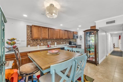 House in North Lauderdale, Florida 2 bedrooms, 89.37 sq.m. № 1756423 - photo 13