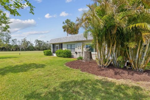 Condo in New Port Richey, Florida, 2 bedrooms  № 1616776 - photo 25