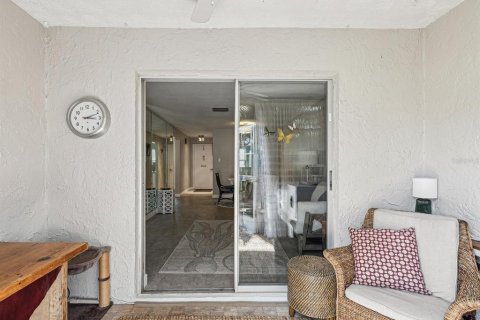 Condo in New Port Richey, Florida, 2 bedrooms  № 1616776 - photo 20