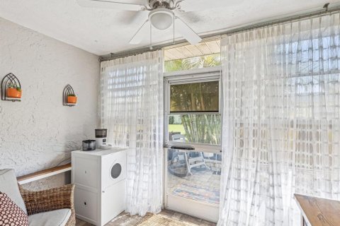 Condo in New Port Richey, Florida, 2 bedrooms  № 1616776 - photo 21