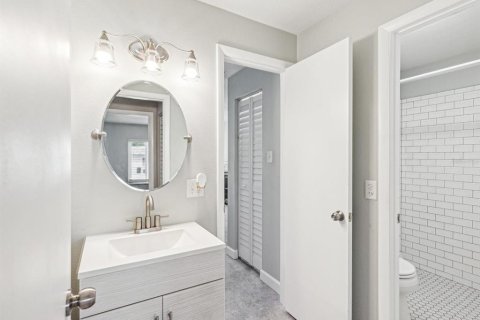 Condo in New Port Richey, Florida, 2 bedrooms  № 1616776 - photo 16