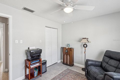 Condo in New Port Richey, Florida, 2 bedrooms  № 1616776 - photo 19