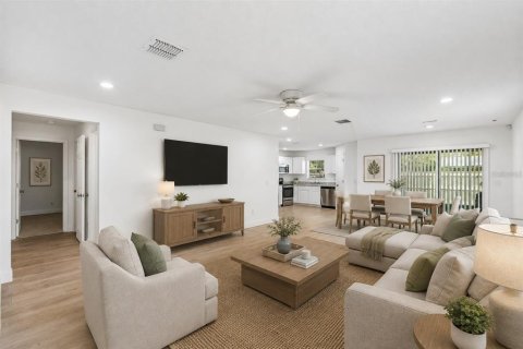 House in Orlando, Florida 3 bedrooms, 129.6 sq.m. № 2199640 - photo 5