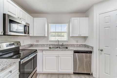 House in Orlando, Florida 3 bedrooms, 129.6 sq.m. № 2199640 - photo 10
