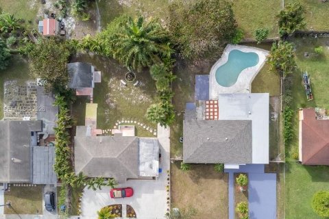 Купить виллу или дом в Форт-Лодердейл, Флорида 4 спальни, 149.39м2, № 2004738 - фото 21