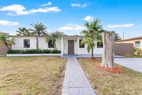 Дом в Форт-Лодердейл, Флорида 4 спальни, 149.39м2 № 2004738