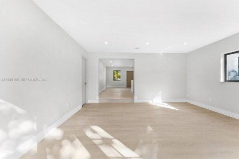 Купить виллу или дом в Форт-Лодердейл, Флорида 4 спальни, 149.39м2, № 2004738 - фото 17