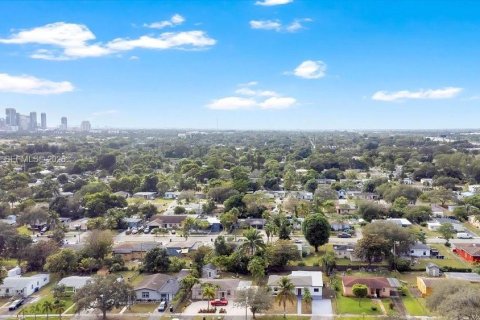 Купить виллу или дом в Форт-Лодердейл, Флорида 4 спальни, 149.39м2, № 2004738 - фото 22