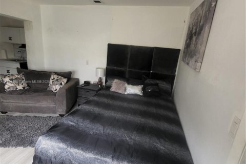 Commercial property in Miami Gardens, Florida 54.63 sq.m. № 1981297 - photo 3