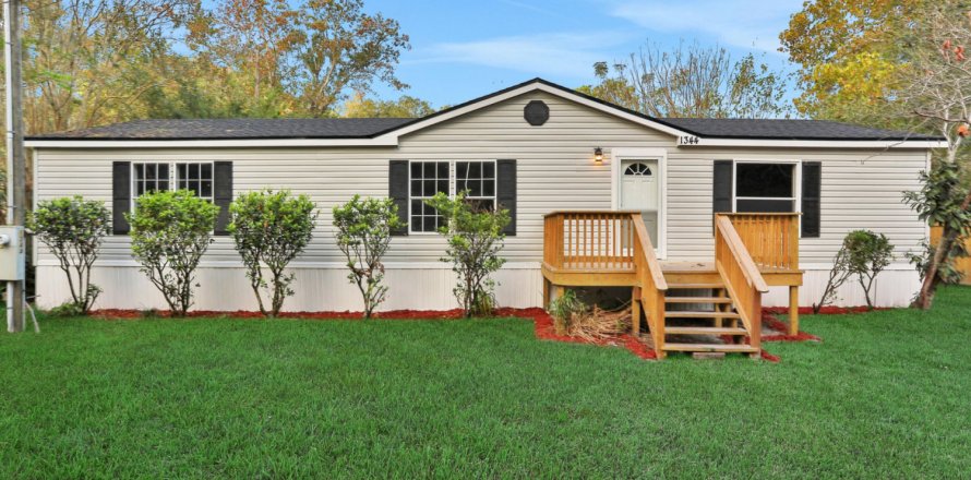 House in Jacksonville, Florida 3 bedrooms, 140.47 sq.m. № 818093
