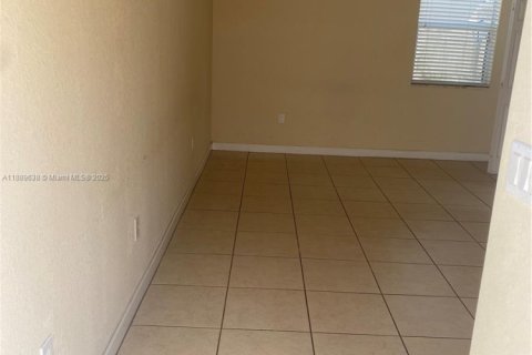 Apartment in Miami, Florida 214.79 sq.m. № 1938743 - photo 4