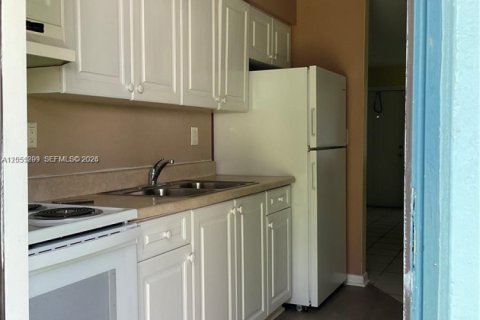 Villa ou maison à louer à Miami, Floride: 2 chambres, 170.01 m2 № 2172980 - photo 6