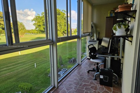 Condo in Pembroke Pines, Florida, 2 bedrooms  № 1865095 - photo 4
