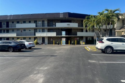 Condominio en venta en Miami, Florida, 1 dormitorio, 88.63 m2 № 1998739 - foto 2