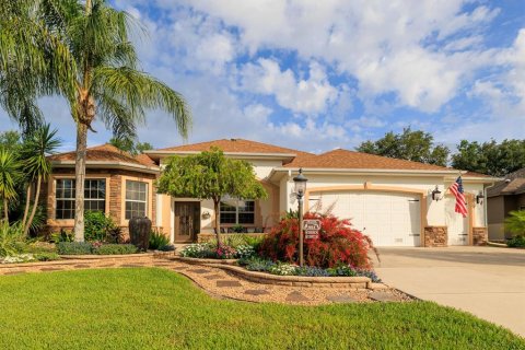 House in The Villages, Florida 3 bedrooms, 356.84 sq.m. № 1782399 - photo 1