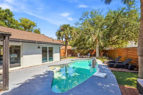 Villa ou maison à louer à Tampa, Floride: 3 chambres, 151.71 m2 № 2321586 - photo 5