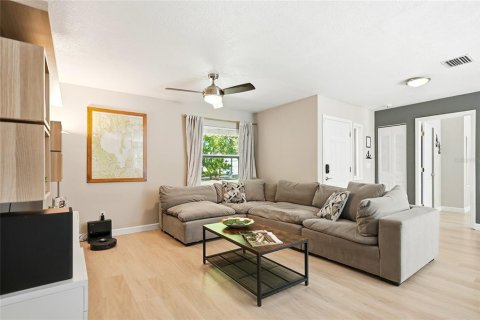 Villa ou maison à louer à Tampa, Floride: 3 chambres, 151.71 m2 № 2321586 - photo 15