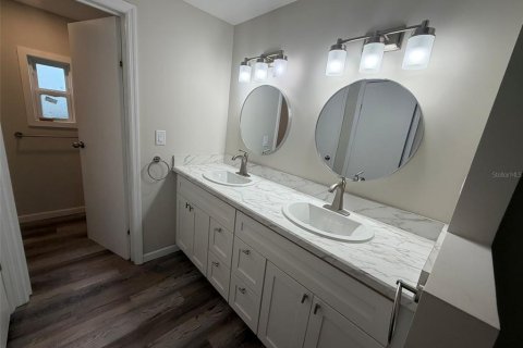 Villa ou maison à louer à Port Charlotte, Floride: 2 chambres, 98.1 m2 № 2398849 - photo 10