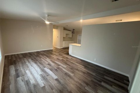 Villa ou maison à louer à Port Charlotte, Floride: 2 chambres, 98.1 m2 № 2398849 - photo 8