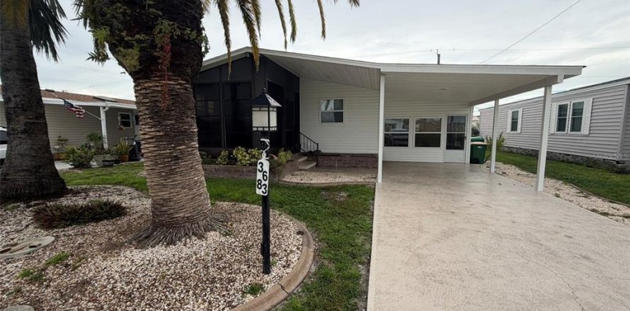 Villa ou maison à Port Charlotte, Floride 2 chambres, 98.1 m2 № 2398849