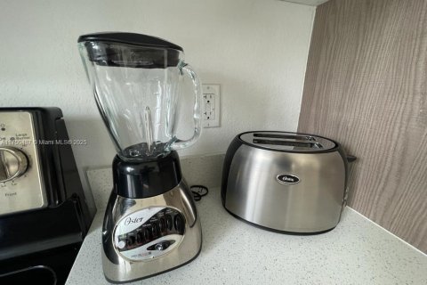 House in Florida City, Florida 5 bedrooms, 176.7 sq.m. № 2046398 - photo 30