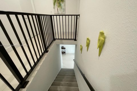 House in Florida City, Florida 5 bedrooms, 176.7 sq.m. № 2046398 - photo 20