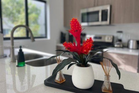 House in Florida City, Florida 5 bedrooms, 176.7 sq.m. № 2046398 - photo 16