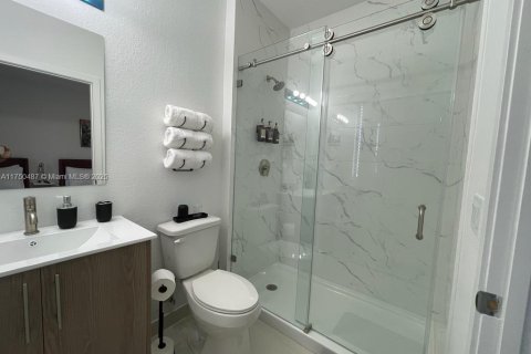 House in Florida City, Florida 5 bedrooms, 176.7 sq.m. № 2046398 - photo 19