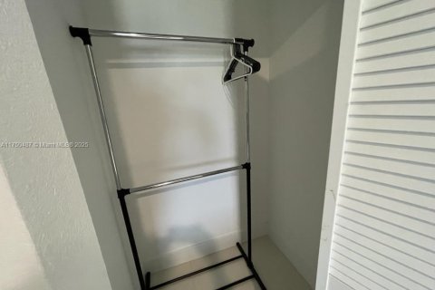 House in Florida City, Florida 5 bedrooms, 176.7 sq.m. № 2046398 - photo 26