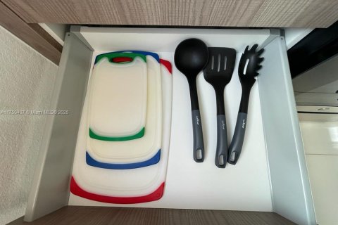 House in Florida City, Florida 5 bedrooms, 176.7 sq.m. № 2046398 - photo 27