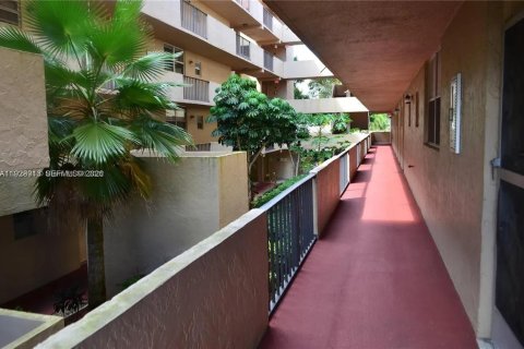 Снять в аренду кондоминиум в Плантация, Флорида 2 спальни, 117.06м2, № 2091254 - фото 17