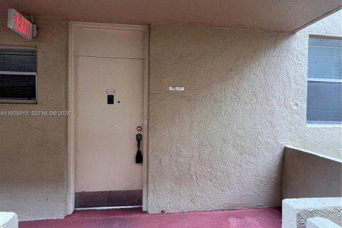 Снять в аренду кондоминиум в Плантация, Флорида 2 спальни, 117.06м2, № 2091254 - фото 18