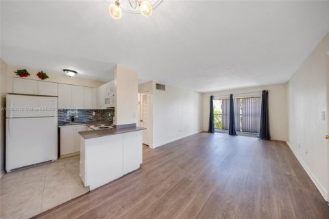 Condo in Palmetto Bay, Florida, 2 bedrooms  № 1955901 - photo 4