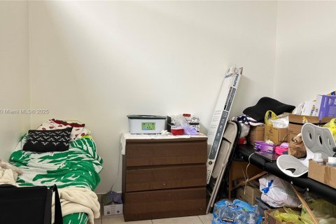 Купить коммерческую недвижимость в Пемброк-Пайнс, Флорида № 2034273 - фото 14