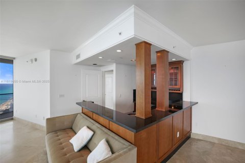 Condo in Hollywood, Florida, 3 bedrooms  № 1779827 - photo 13
